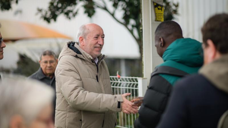 Contacto com trabalhadores da AAPICO